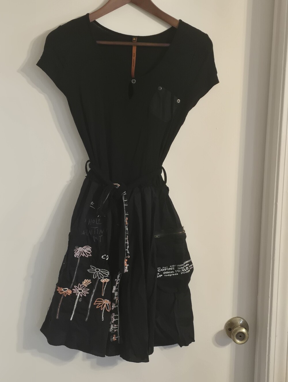 Cop copine Black Floral Embroidered Cup sleeve midi Dress With Pocket, Size S
